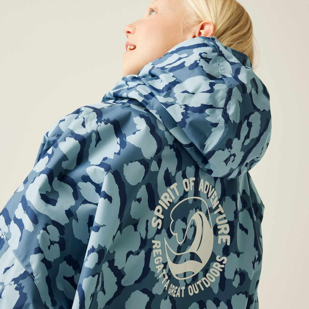 Regatta Kids Hooded Waterproof Dry Changing Robe