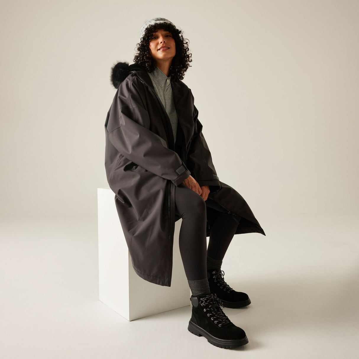 Regatta Adults Pro Fur Lined Waterproof Dry Changing Robe