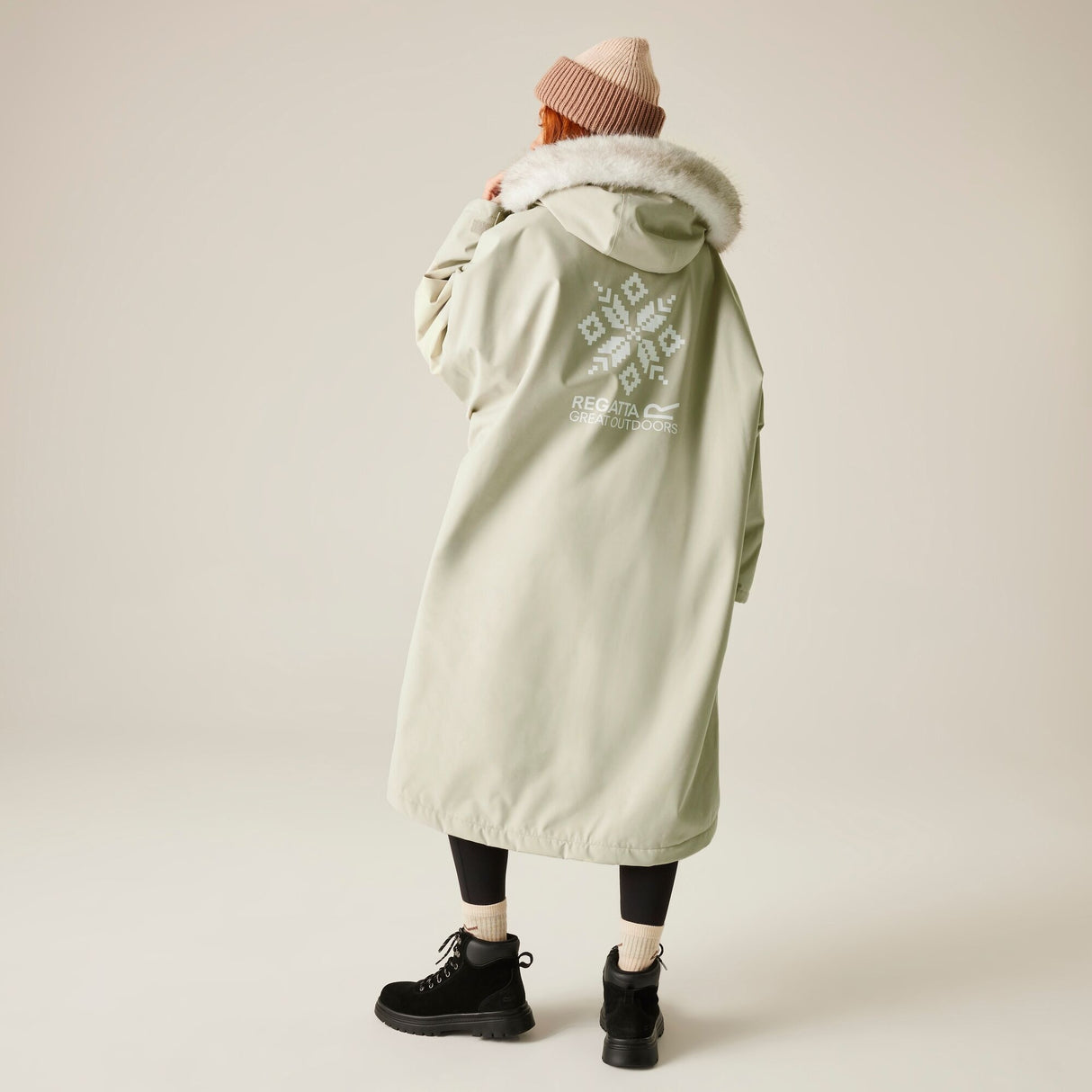 Regatta Adults Pro Fur Lined Waterproof Dry Changing Robe